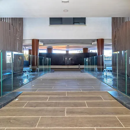 Genteel Infinity * Estepona